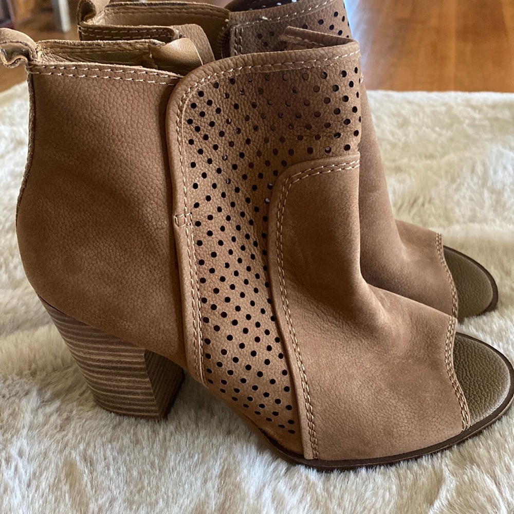 Lucky Brand size 8 peep toe booties.